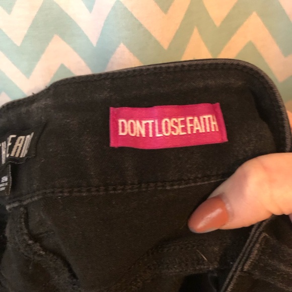 FINAL SALE- LEAVING CLOSET-NO FURTHER DISCOUNTS - Picture 7 of 9